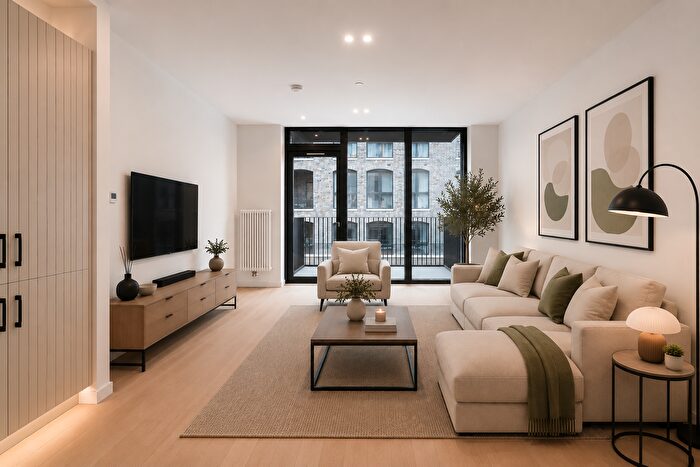 2 Bedroom Flat To Rent In Bradshaw Yard, Brentford, TW8