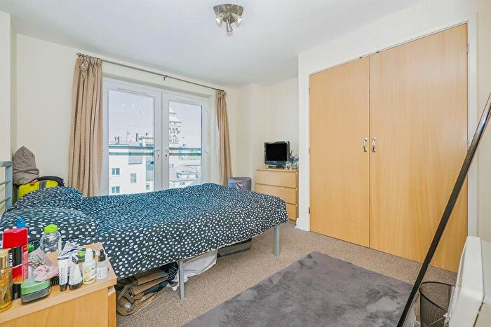 1 Bedroom Apartment For Sale In Westgate Street, Cardiff, CF10