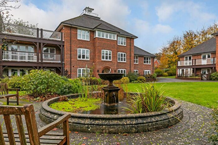 2 Bedroom Apartment For Sale In Wyke Mark, Winchester, SO22