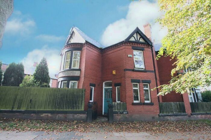 5 Bedroom Semi-Detached House To Rent In Menlove Avenue, Allerton, Liverpool, Merseyside, L18