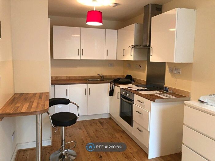 2 Bedroom Flat To Rent In Lewisham Way, London, SE14