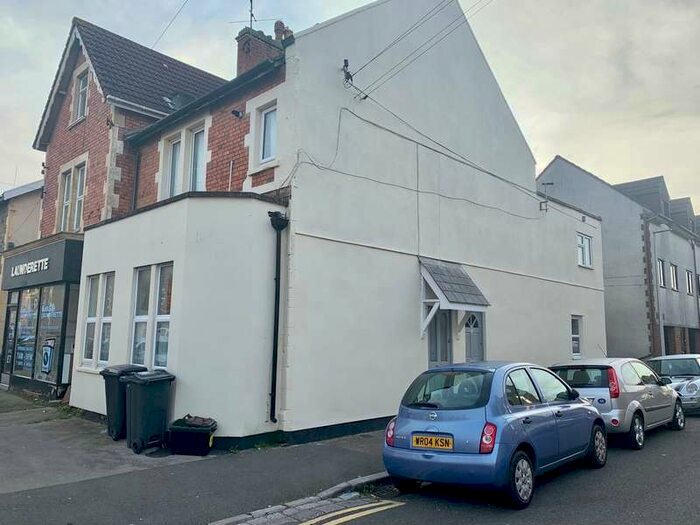 2 Bedroom Ground Flat To Rent In Moorland Road, Weston-super-mare, BS23