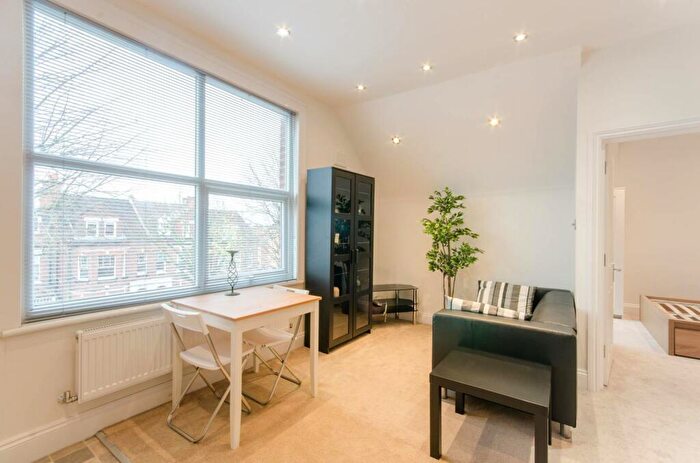 1 Bedroom Flat To Rent In Park Avenue, Willesden Green, London, NW2