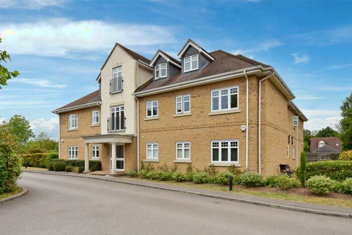 2 Bedroom Apartment To Rent In Windsor Lodge, Witchford Gate, Maidenhead, Berkshire, SL6