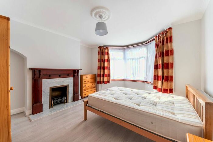 4 Bedroom Property To Rent In Court Way, Acton, London, W3