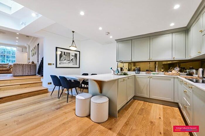 2 Bedroom Cottage To Rent In Stamford Cottages London, SW10