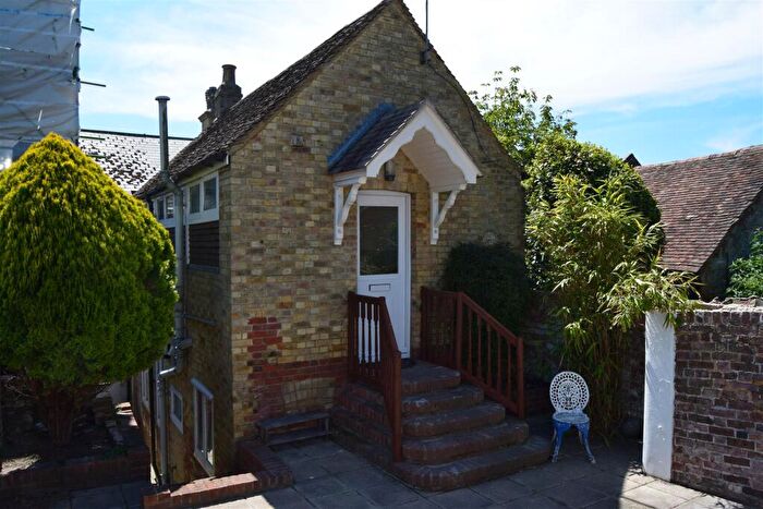 2 Bedroom Cottage To Rent In Bartholomew Street, Hythe, CT21