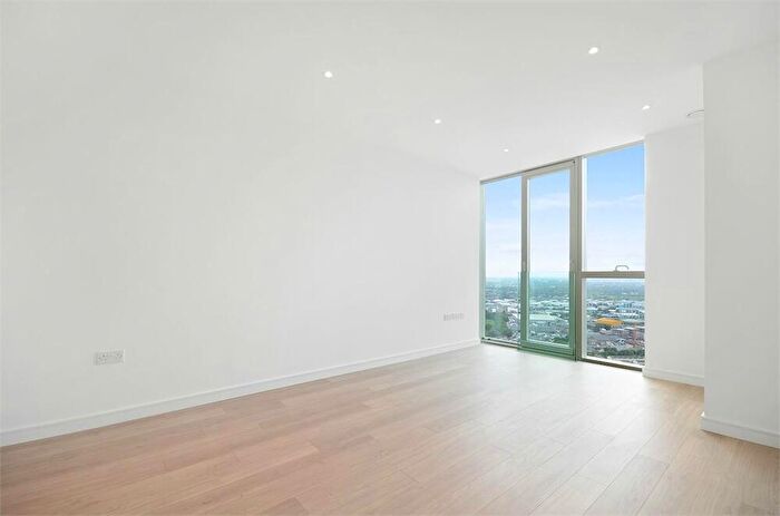 2 Bedroom Apartment For Sale In Saffron Central Square, Croydon, CR0