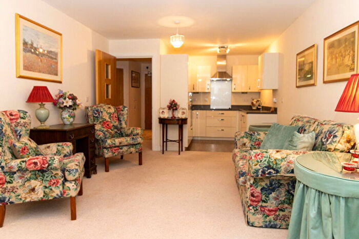 1 Bedroom Apartment For Sale In Wayfarer Place, The Dean, Alresford, SO24