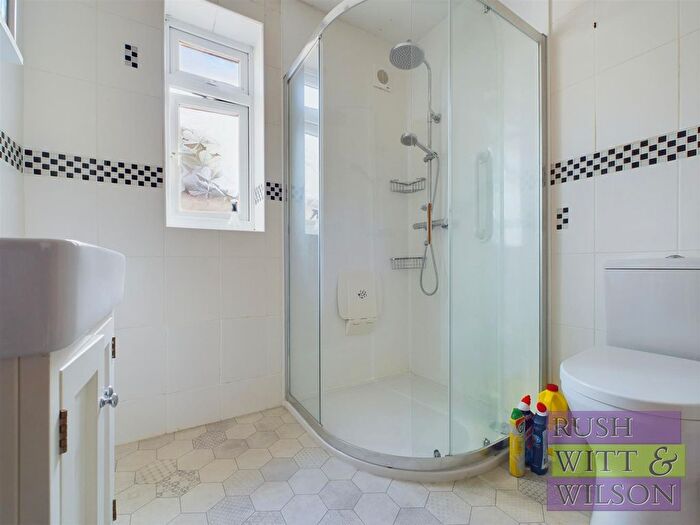 2 Bedroom Detached Bungalow For Sale In Fairlight Road, Hastings, TN35