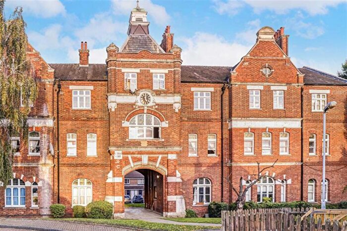 2 Bedroom Flat To Rent In Marvels Lane, Grove Park, SE12