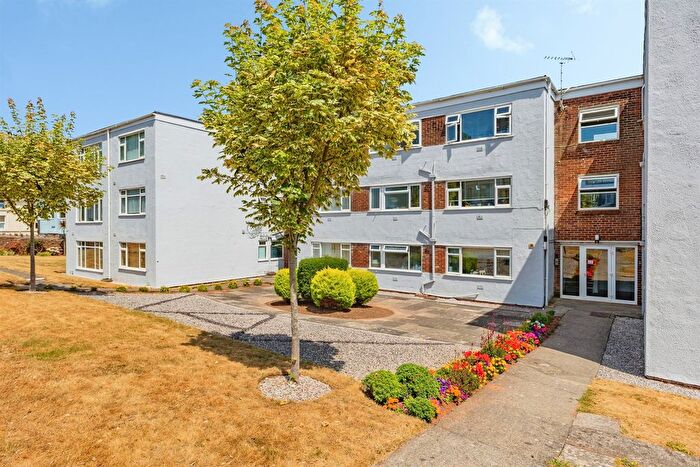 2 Bedroom Flat For Sale In Cleveland Road, Paignton, TQ4