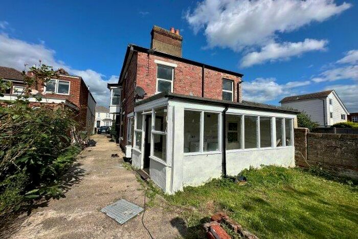 3 Bedroom Property To Rent In Millbrook Road East, Southampton, SO15