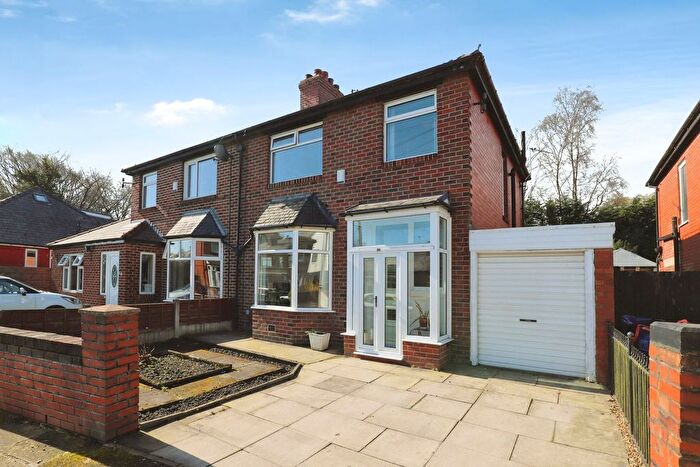 3 Bedroom Semi Detached House For Sale In Grange Road, Bury, BL8