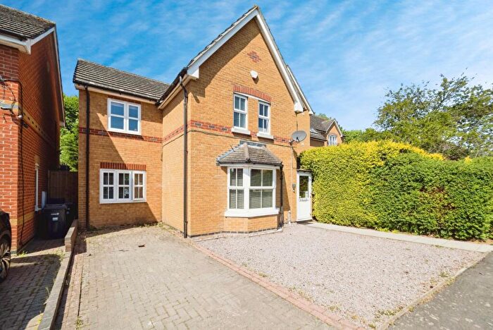 4 Bedroom Detached House For Sale In Karina Close, Chigwell, IG7