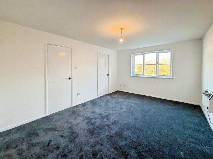 Studio To Rent In Conway Gardens, Grays, RM17