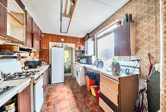 2 Bedroom Terraced House For Sale In Tharp Road, Wallington, SM6