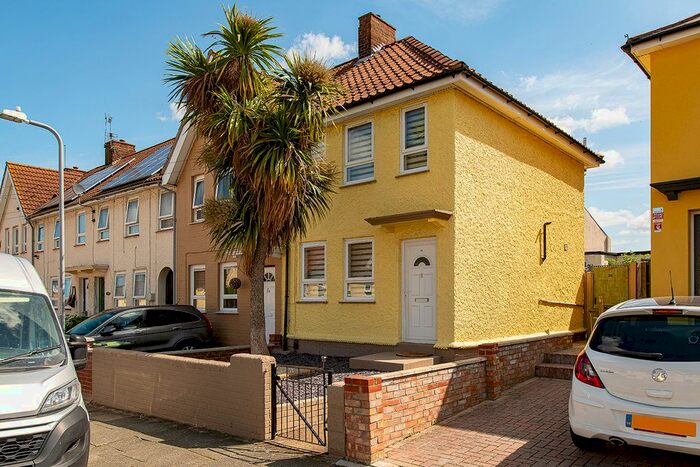 2 Bedroom Semi-Detached House To Rent In Dickens Road, Gravesend, DA12