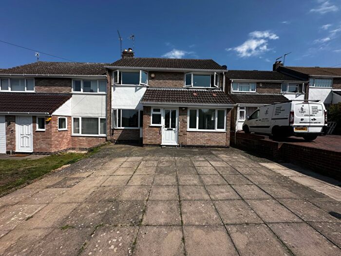 4 Bedroom Semi-Detached House To Rent In Briar Meads, Leicester, LE2