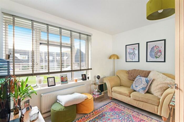 2 Bedroom Flat To Rent In Caithness Road, Mitcham, CR4