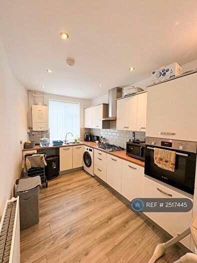 3 Bedroom Terraced House To Rent In Glaister Lane, Bolton, BL2