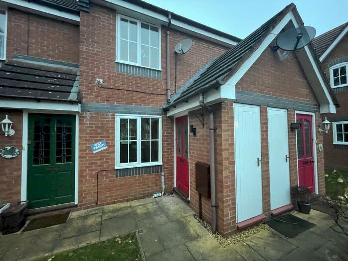 2 Bedroom Flat To Rent In Archer Gardens, Cradley Heath, West Midlands, B64