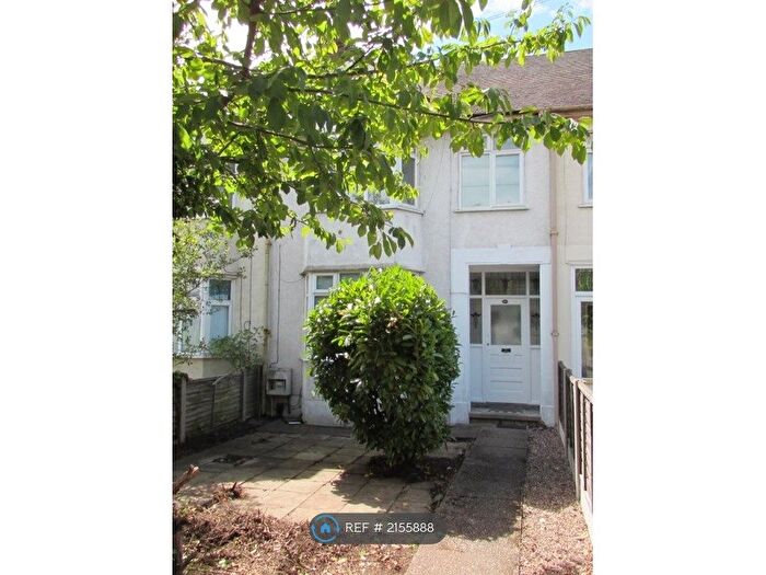 1 Bedroom Flat To Rent In Tixall Road, Stafford, ST16