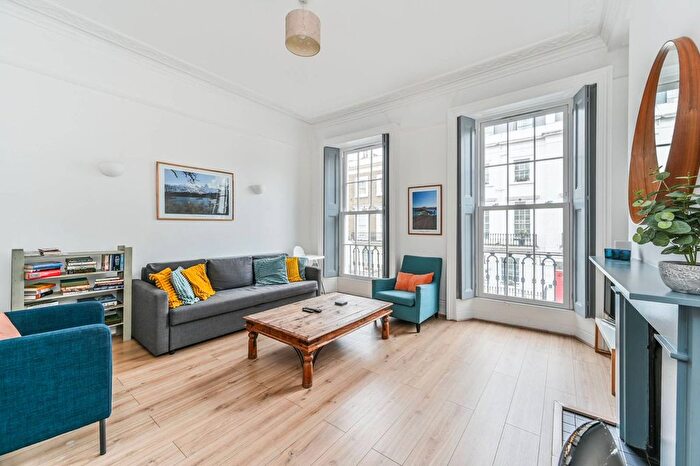 2 Bedroom Maisonette To Rent In Warwick Way, Pimlico, London, SW1V