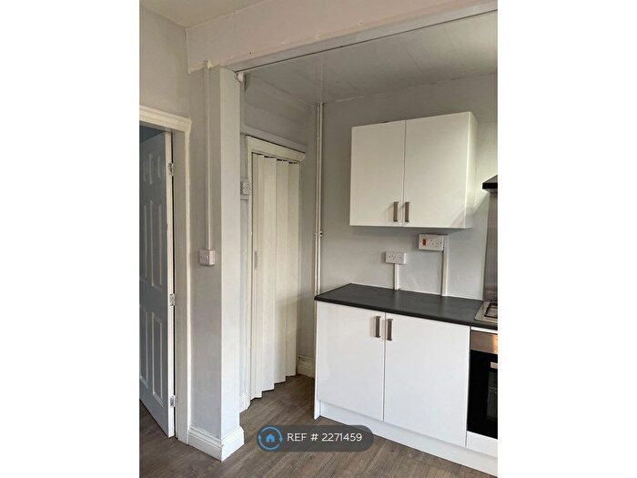 3 Bedroom Terraced House To Rent In Kenley Avenue, Bradford, BD6