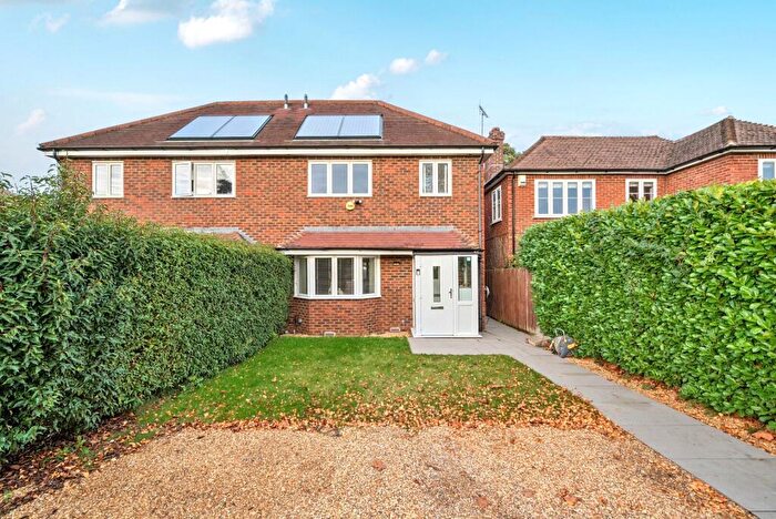 4 Bedroom Semi Detached House For Sale In New Inn Lane, Guildford, GU4