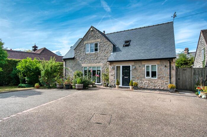 4 Bedroom Detached House For Sale In Baslow Road, Ashford-in-the-Water, DE45