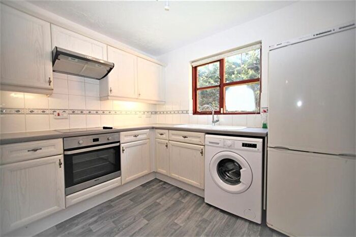 1 Bedroom Flat To Rent In Catherine Place, Harrow, HA1