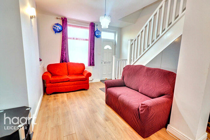 3 Bedroom Terraced House For Sale In Hughenden Drive, Leicester, LE2