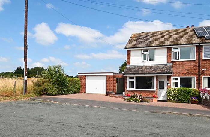 3 Bedroom Semi-Detached House For Sale In Lightwood Road, Yoxall, DE13
