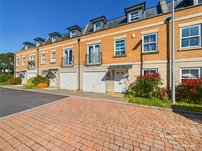 4 Bedroom Town House To Rent In Haden Square, Reading, Berkshire, RG1