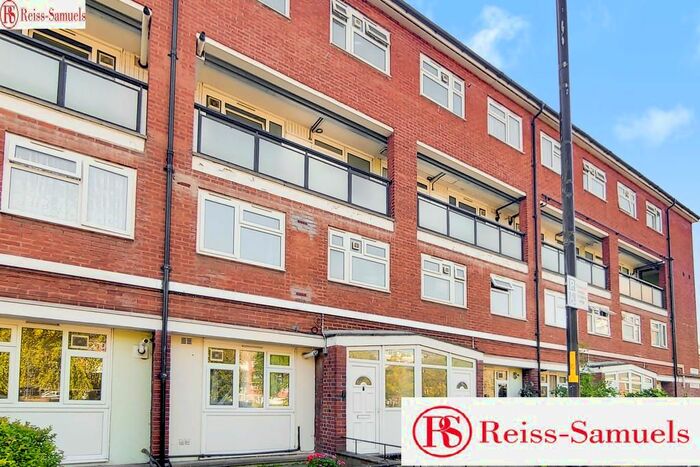 4 Bedroom Maisonette To Rent In Lorrimore Road, Kennington, Southwark, London, SE17