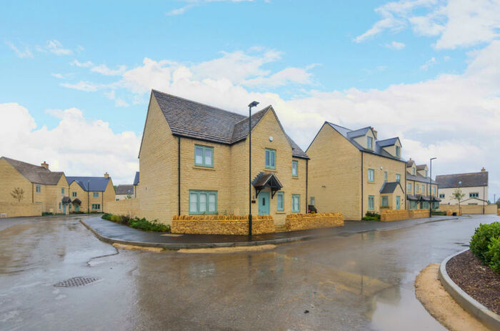 3 Bedroom Semi-Detached House To Rent In South Cerney, Cirencester, Gloucestershire, GL7