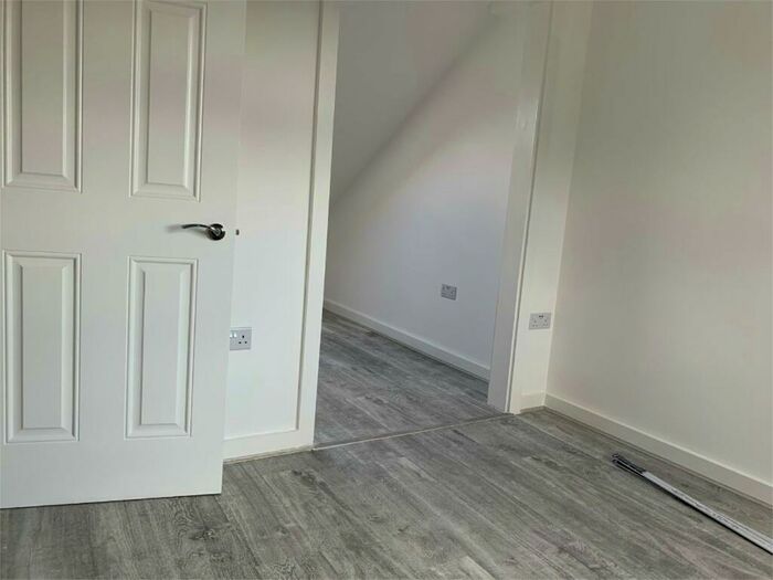 6 Bedroom Terraced House To Rent In Nutcroft Road, London, London, SE15