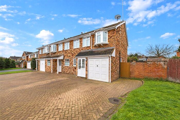 3 Bedroom End Of Terrace House For Sale In Meadow View, Winnersh, Wokingham, Berkshire, RG41