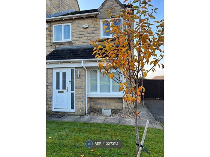 3 Bedroom Semi-Detached House To Rent In Bracken Way, Elland, HX5
