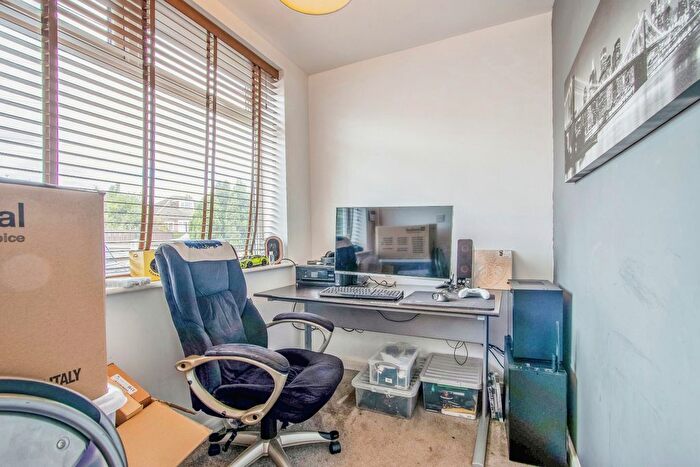 4 Bedroom Detached House For Sale In Potovens Lane, Outwood, Wakefield, West Yorkshire, WF1