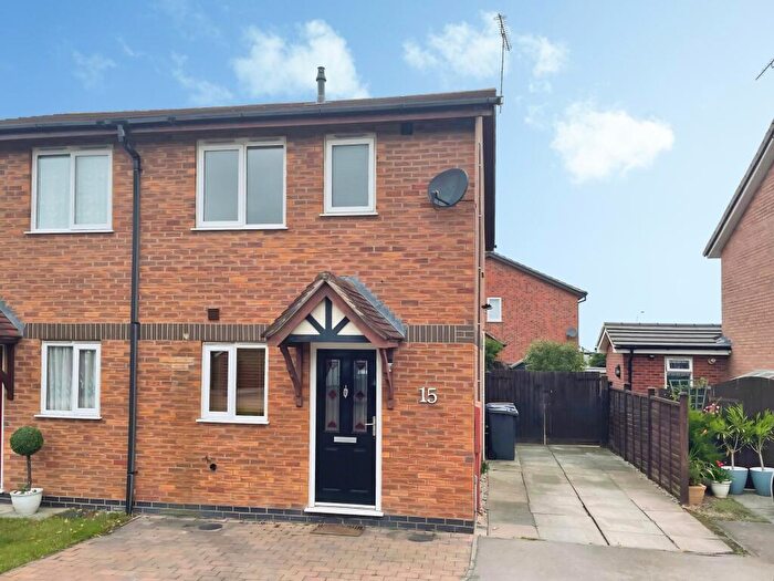 2 Bedroom Semi-Detached House For Sale In Freswick Close, Hinckley, LE10