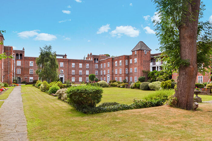 1 Bedroom Apartment To Rent In St Andrews Square, Surbiton, KT6