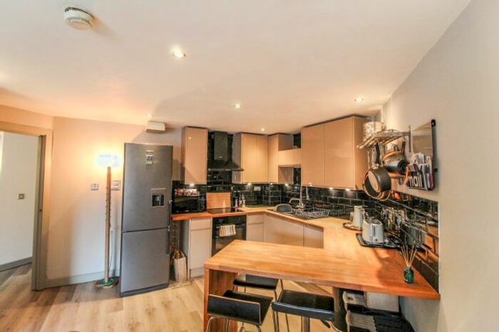 2 Bedroom Flat To Rent In Ducie Street, Manchester, M1