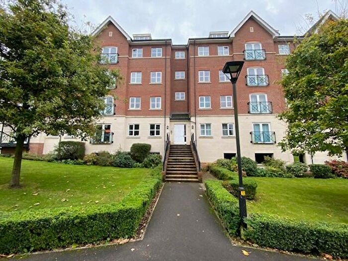 2 Bedroom Apartment To Rent In Viridian Square, Aylesbury, HP21
