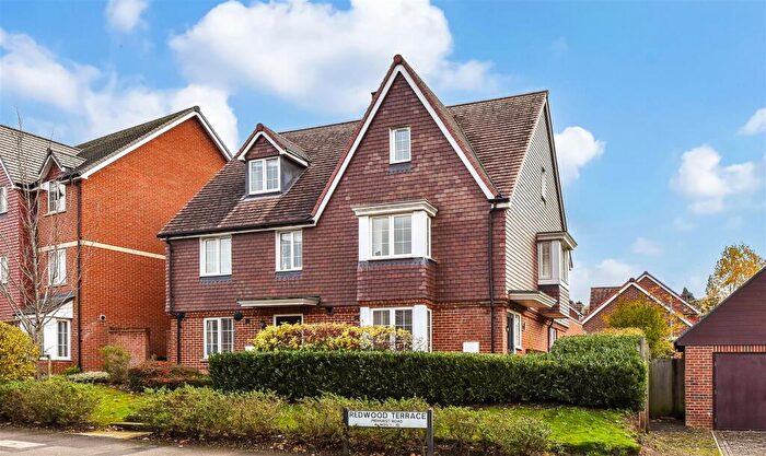 4 Bedroom Semi Detached House For Sale In Midhurst Road, Liphook, GU30