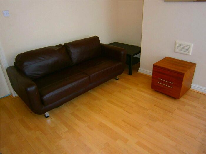 2 Bedroom Flat To Rent In Evans Street, Salford, M3