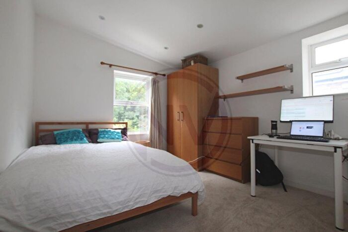 2 Bedroom Flat To Rent In Lancaster Road, London, N4