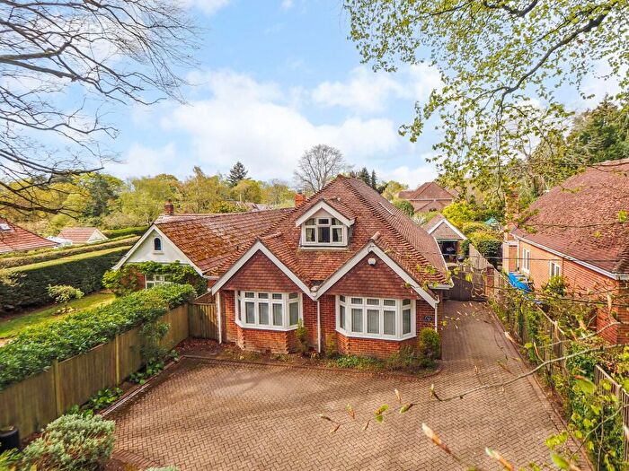 4 Bedroom Chalet For Sale In Chandler's Ford, Parish Of Ampfield, SO53