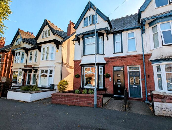 4 Bedroom Semi-Detached House For Sale In Imperial Avenue, Kidderminster, Worcestershire, DY10